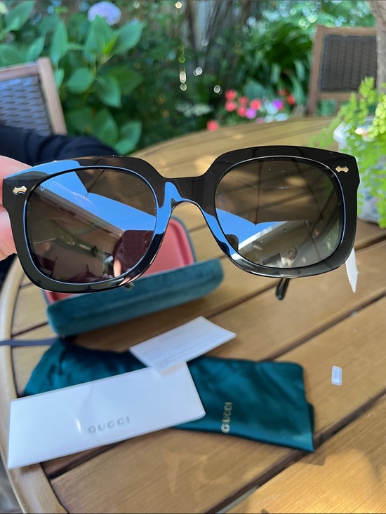 Gucci Black Square Sunglasses. main image 5